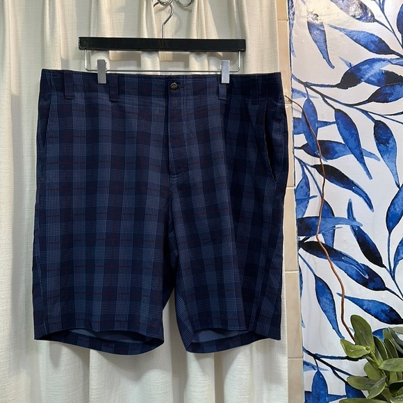 Men’s Callaway Plaid Polyester and Spandex Golf Shorts Size 40 - Picture 1 of 8
